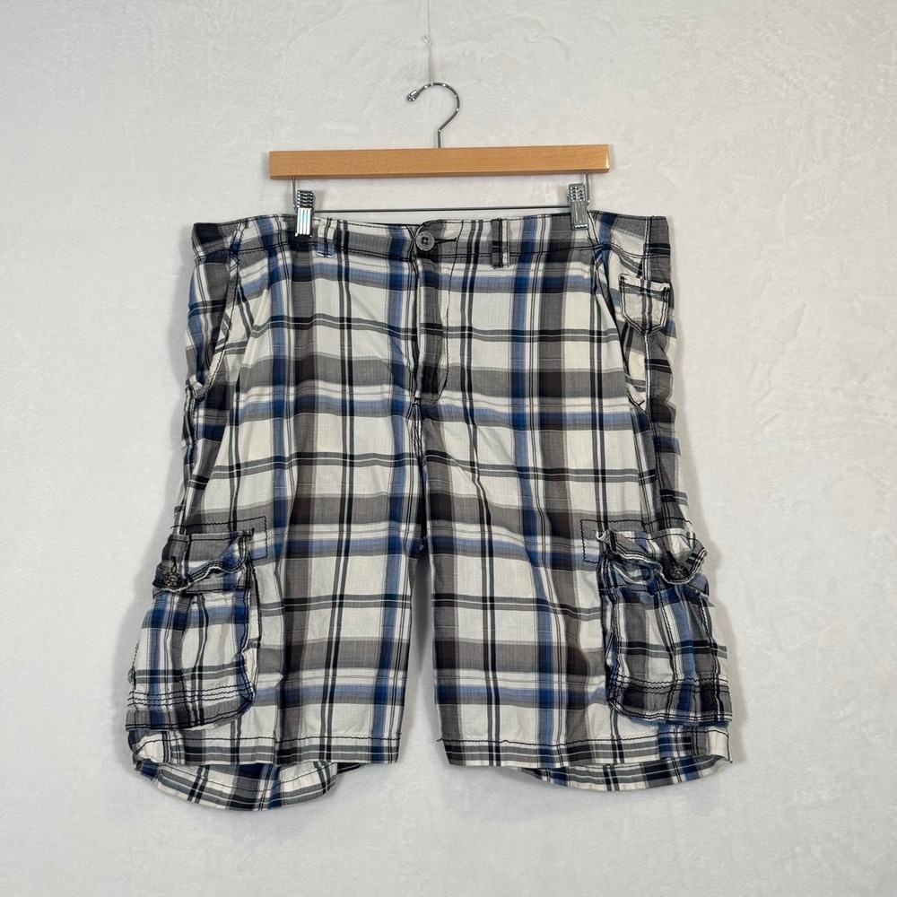 BKE Blue Plaid Cargo Shorts 36x24